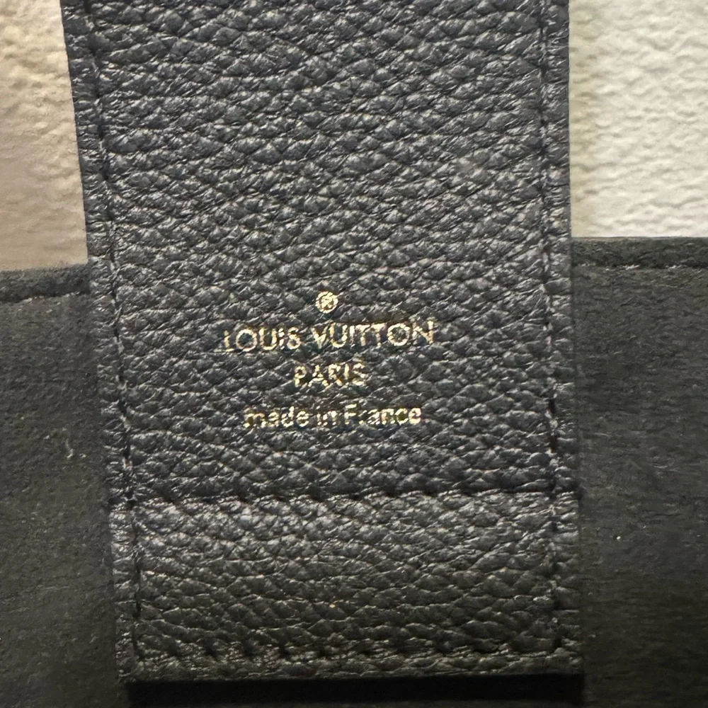 Authentic Louis Vuitton Damier Ebene LV Riverside Tote - Picture 6 of 17